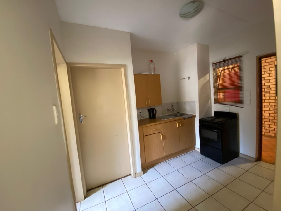 2 Bedroom Property for Sale in Kannoniers Park North West